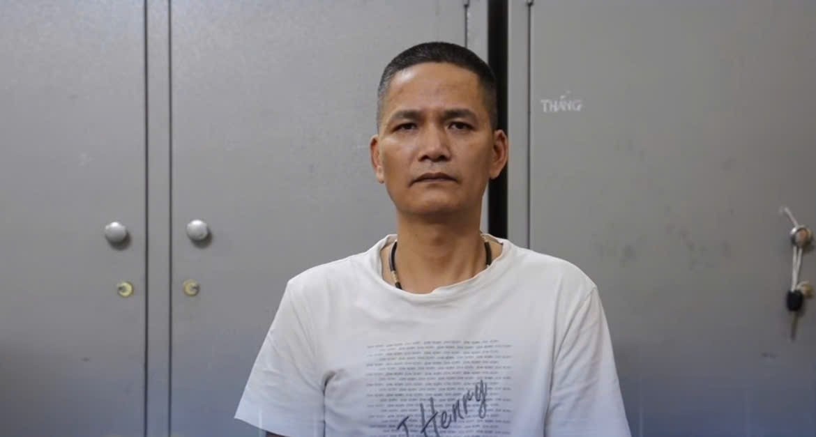 Giau gan 2 banh heroin trong khoang dong co oto hinh anh