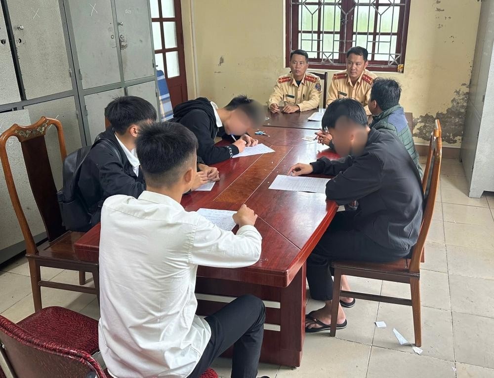 Di xe may,  Bang chan anh 2