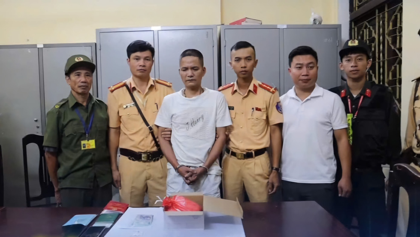 khoang dong co oto anh 2