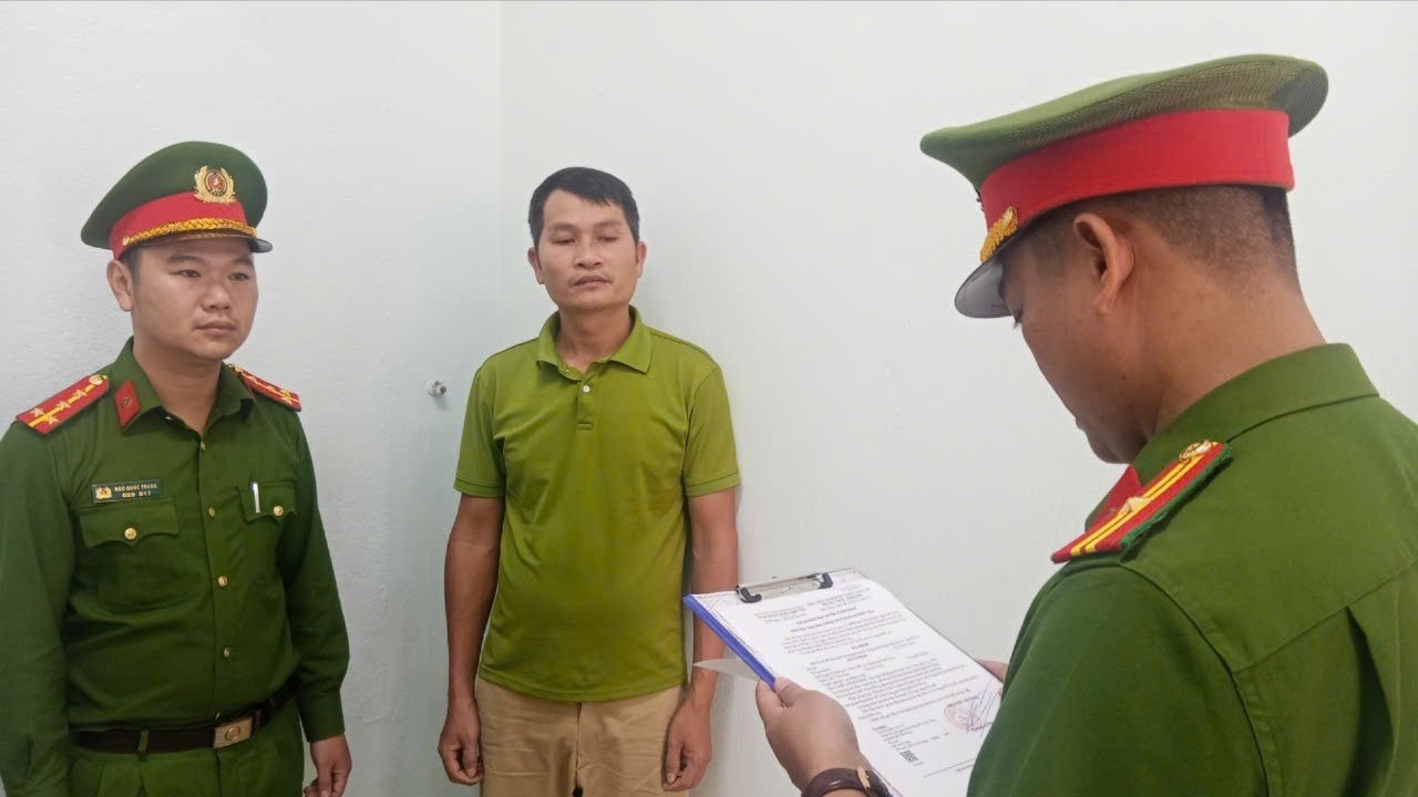 Buc tuc,  ban nhau bi treu anh 1