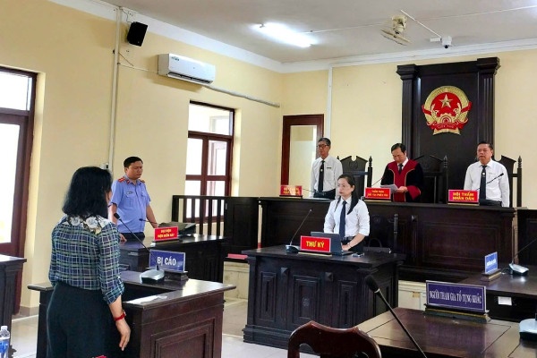 Tuyen an nu 'dai gia' thuy san noi tieng Ca Mau hinh anh