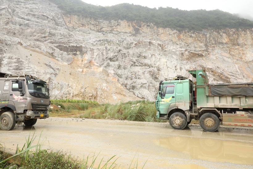 Doanh nghiep khai thac trai phep khoang san bi truy thu 6 ty dong hinh anh