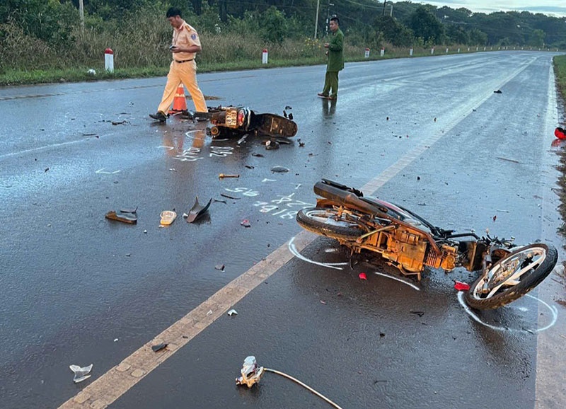 Hai moto doi dau anh 1