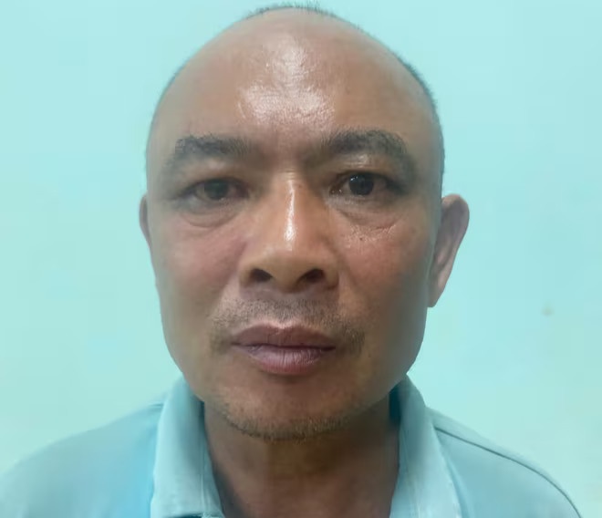 Thay doi nhan than,  Tron truy na anh 1