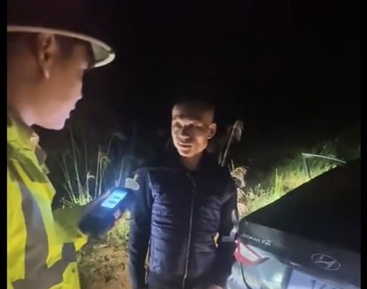 Nong do con gap 2 lan muc kich khung, tai xe oto bi phat 35 trieu dong hinh anh