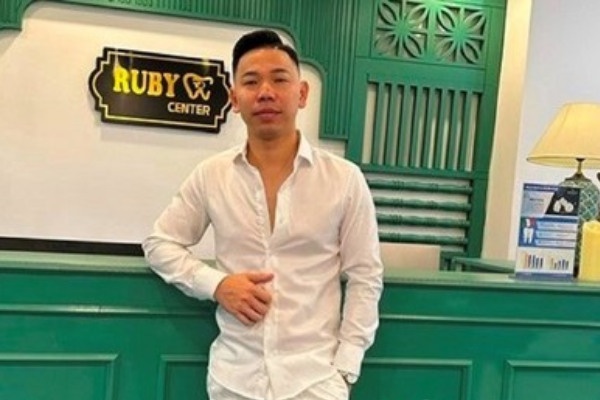 Bac si, chu phong kham nha khoa Ruby Da Nang lua dao tinh vi hinh anh