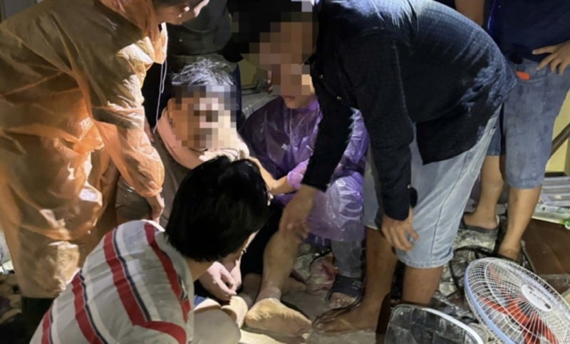 Khong che doi tuong,  Chem hang xom anh 3