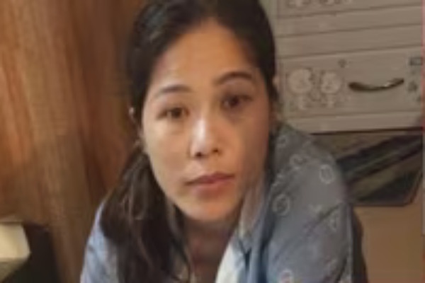 Bat 'nu quai' chuyen tieu thu can sa qua dich vu giao hang cong nghe hinh anh