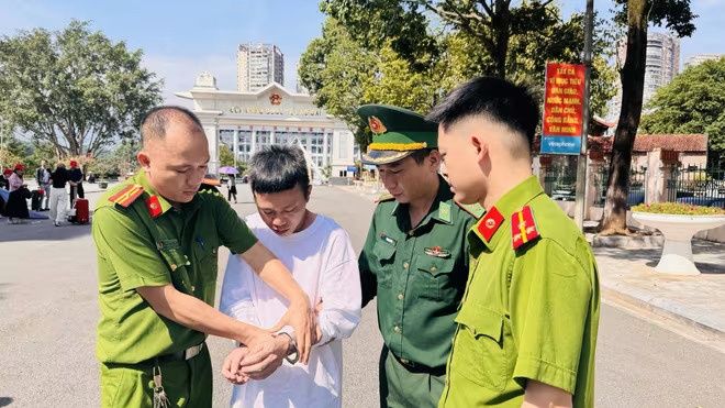 Doi tuong truy na,  toi mua ban nguoi anh 1