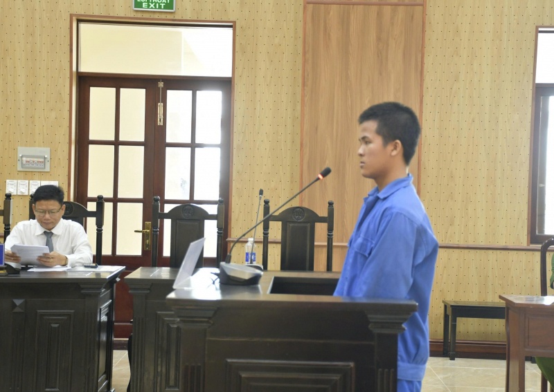 tiet lo chuyen,  quan he than mat anh 1