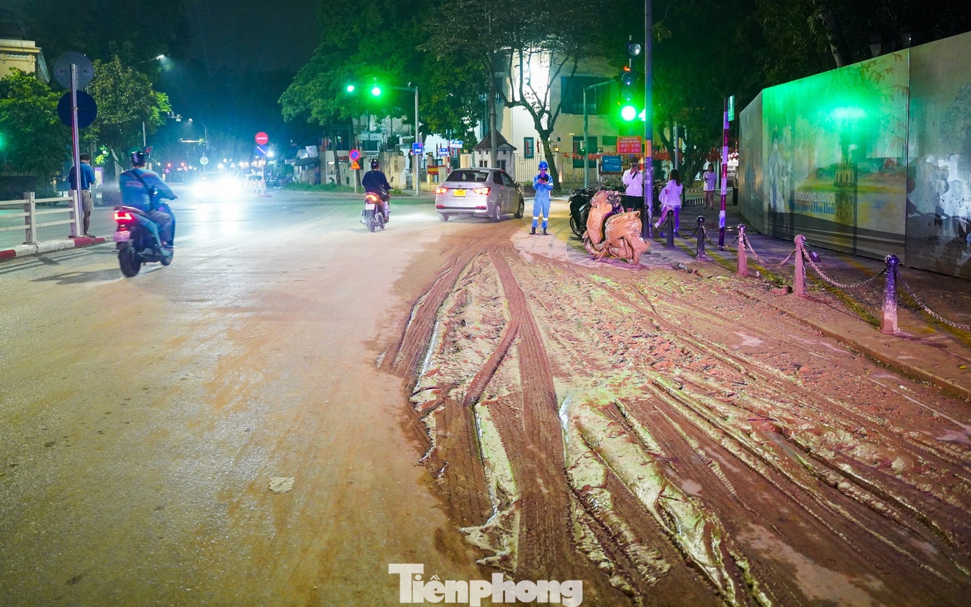 Bun nhao trao Ha Noi anh 1