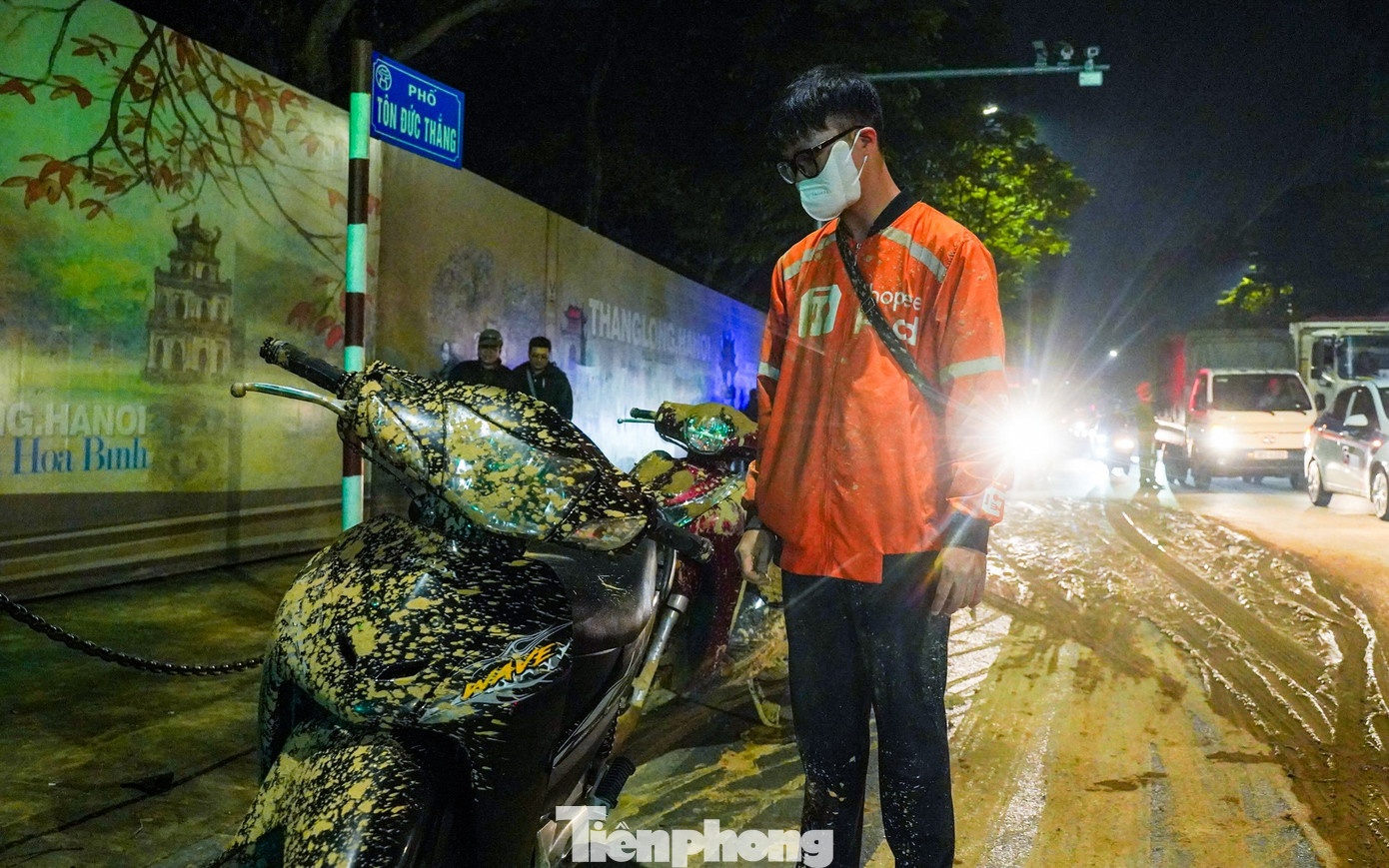 Bun nhao trao Ha Noi anh 4