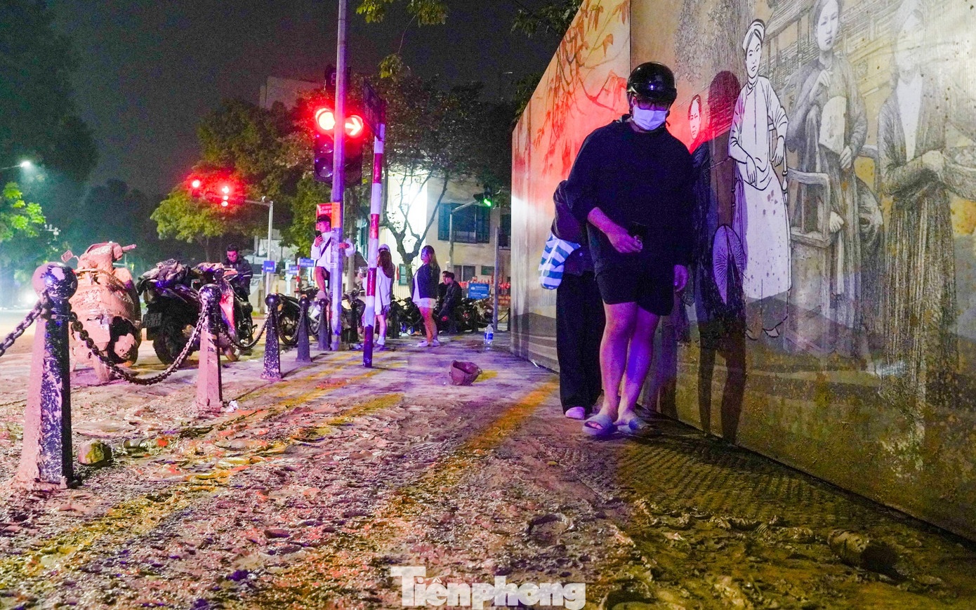 Bun nhao trao Ha Noi anh 8