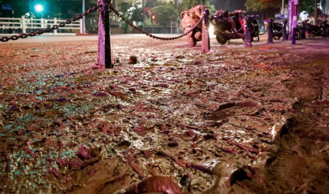 Bac tin bun nhao tran tren pho o Ha Noi lien quan du an metro hinh anh