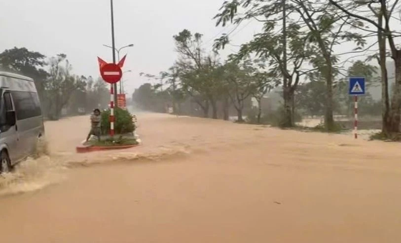 Lu dang cao, Hue cho hoc sinh nghi hoc ngay 17/11 hinh anh