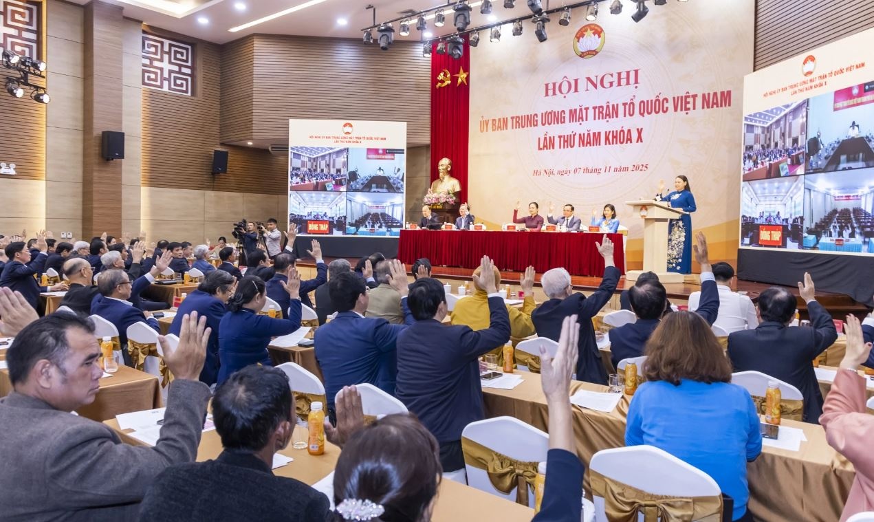 Trung uong MTTQ Viet Nam khong nhan hoa chuc mung 95 nam thanh lap hinh anh