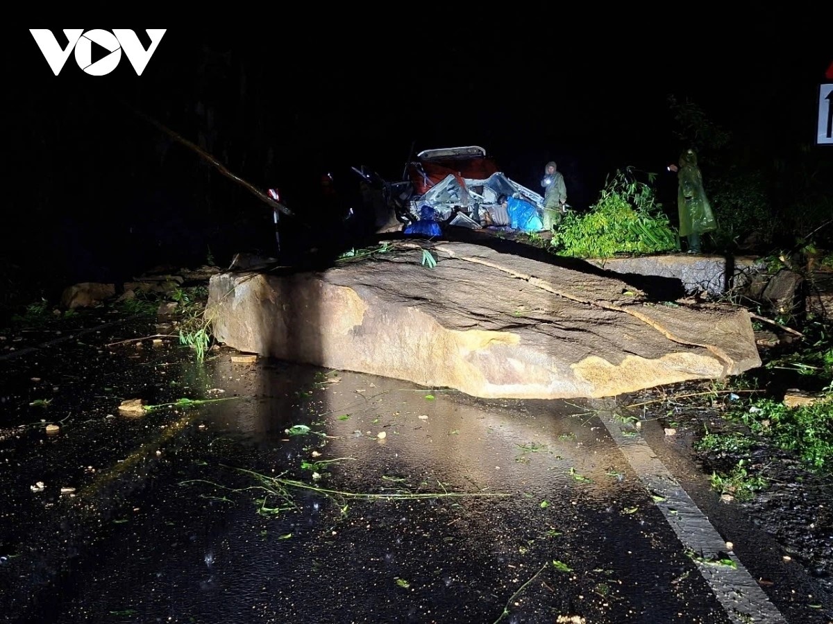 sat lo deo Khanh Le anh 2