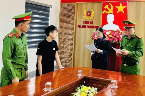 Chiec xe may van cam chia khoa khien co gai 20 tuoi nay y do xau hinh anh