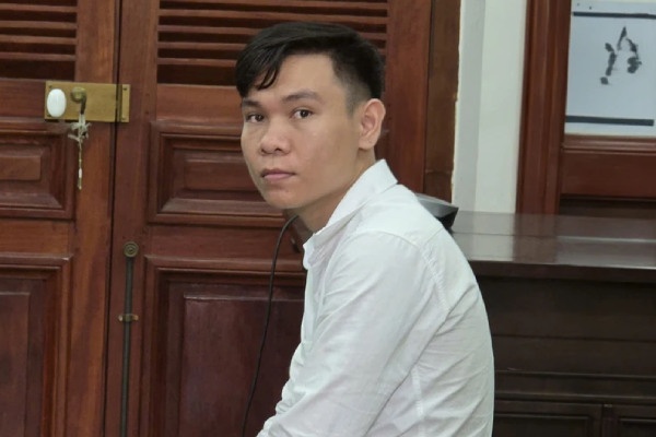 Dang 53 clip 'nong' len mang gay suc ep noi lai tinh xua voi ban gai hinh anh