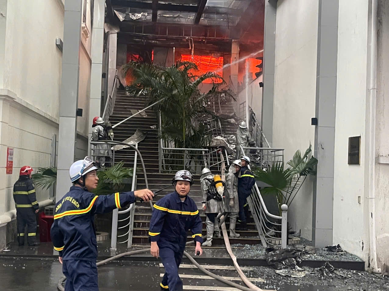 nha may,  Bia Ha Noi anh 3