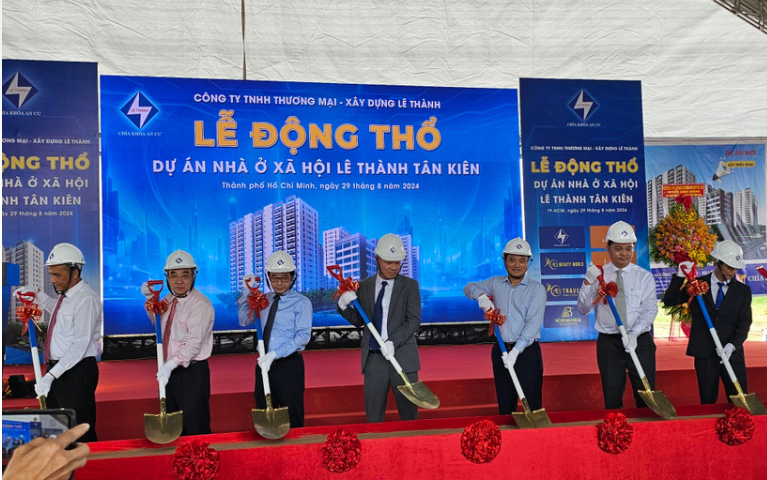 Coi chung sap bay,  nha o xa hoi anh 2