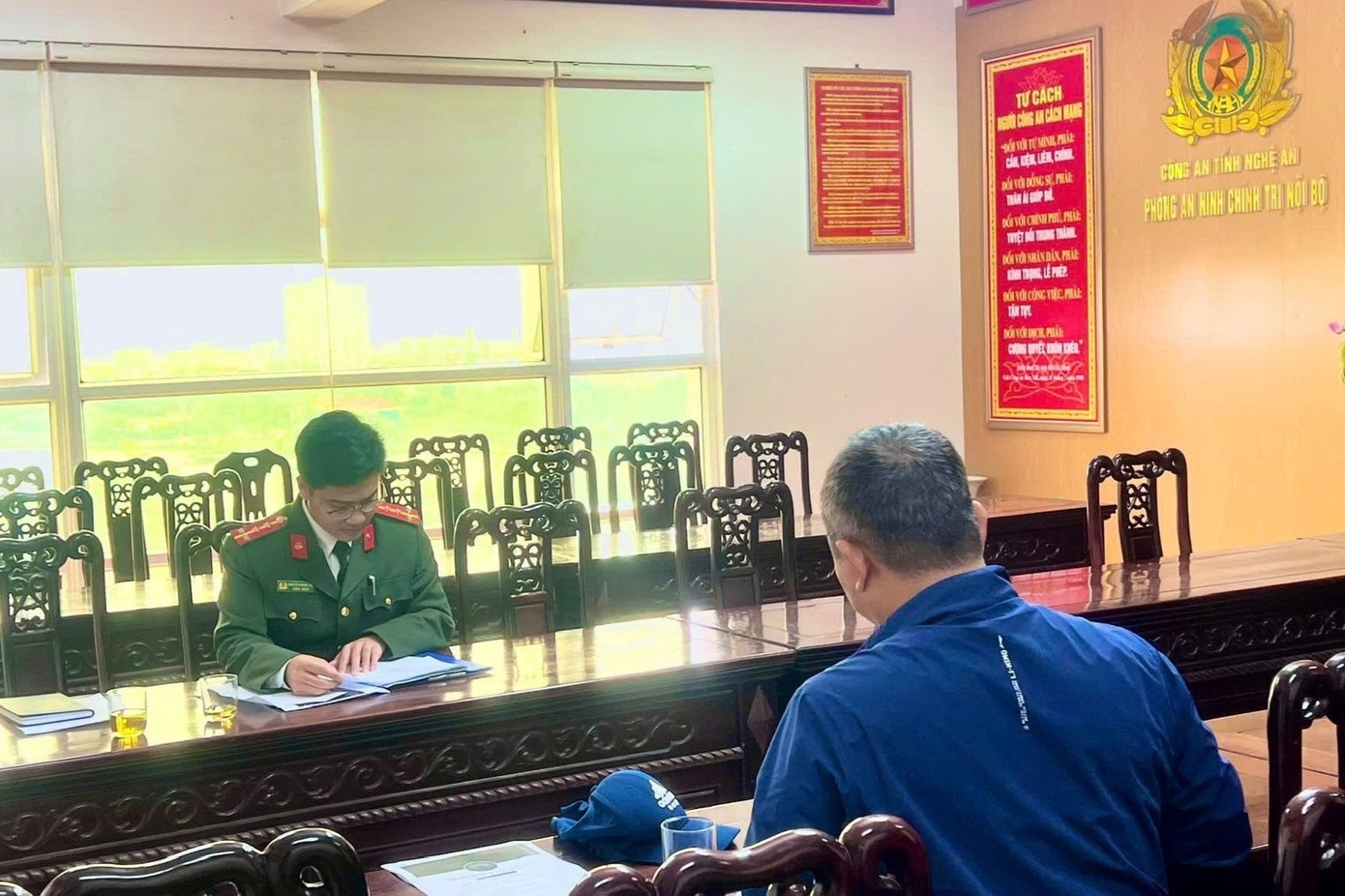 Xu phat nguoi chia se thong tin mua lu chua duoc kiem chung len mang hinh anh