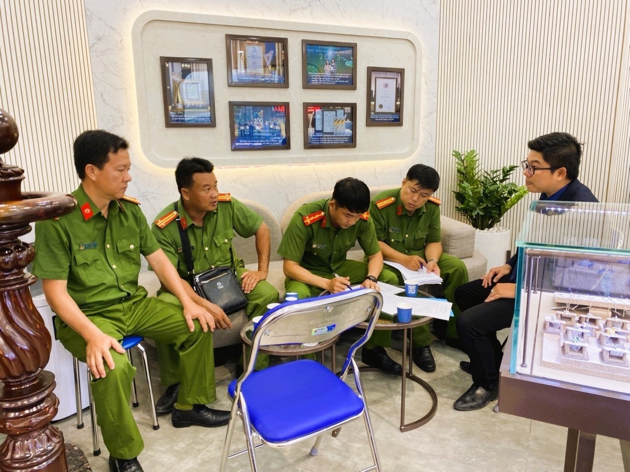 Cuop ngan hang Vietcombank,  Giam doc Vietcombank,  Chu tich Vietcombank anh 3