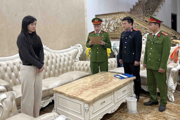 Bat tam giam 3 doi tuong tai Cong ty vang bac Kim Chung hinh anh