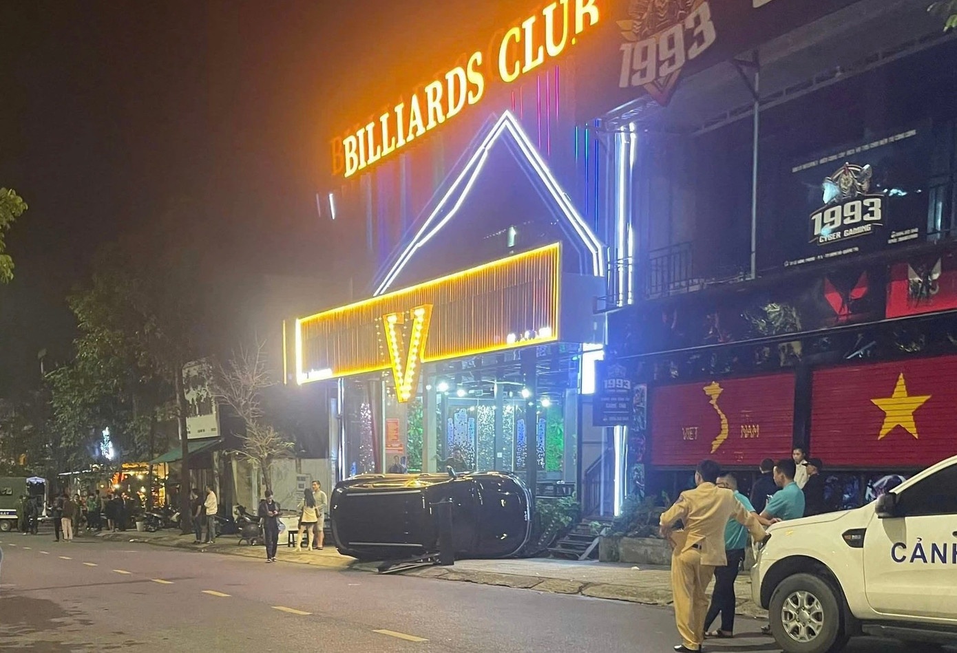 Nghi van lao oto vao 'doi thu' khien 3 nguoi bi thuong hinh anh