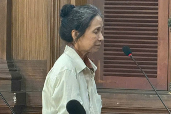 'Rut ruot' gan 19 ty dong, nu ke toan 2 truong THPT lanh an chung than hinh anh