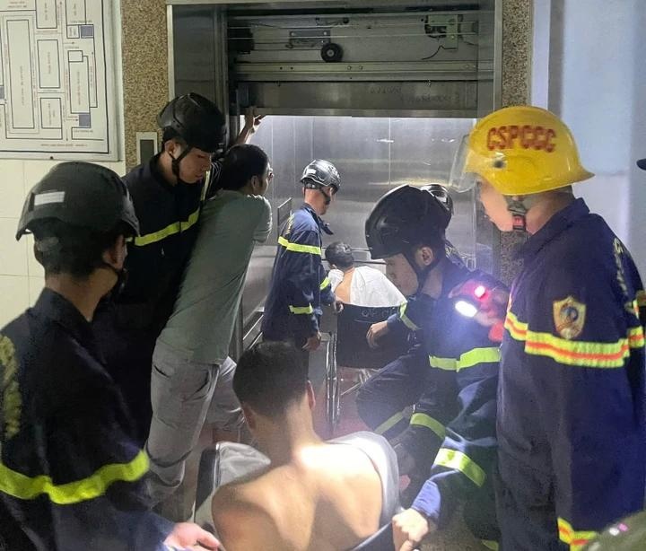 Giai cuu,  2 benh nhan anh 1