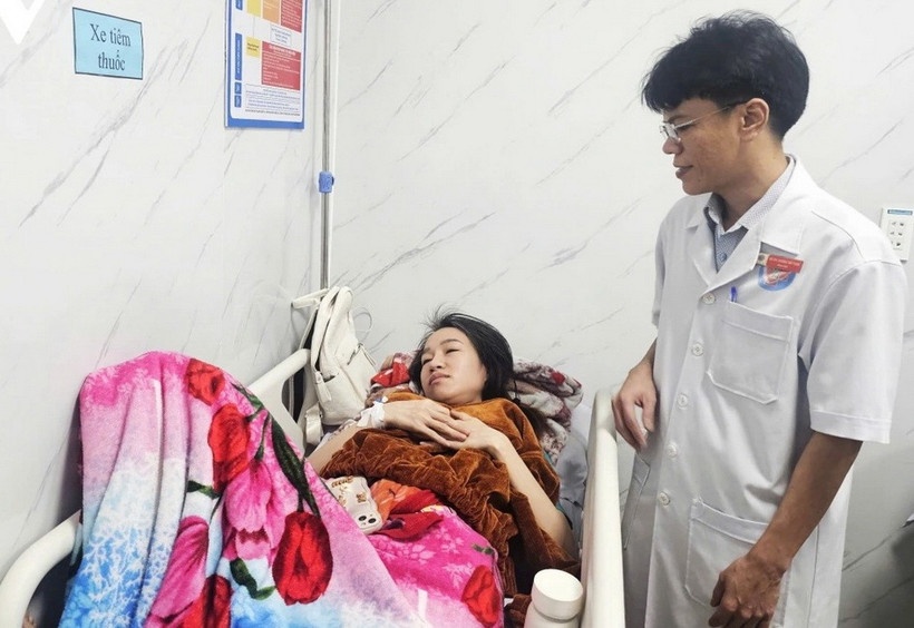 Vu nghi ngo doc an banh my tai Quang Ngai: Thuc pham nhiem vi sinh vat hinh anh