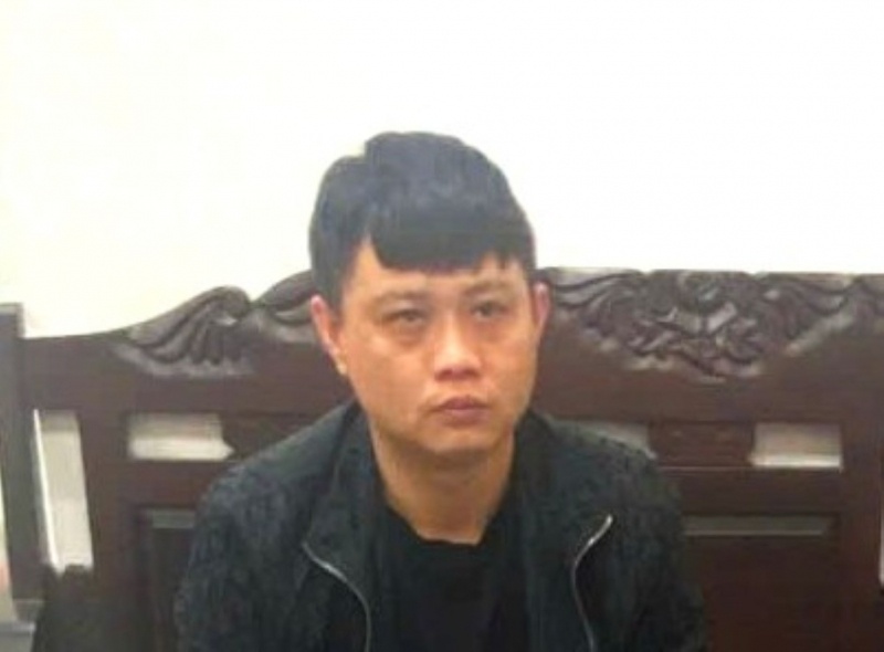 Bat 2 vu,  Nhap canh trai phep,  lo doc chieu anh 1