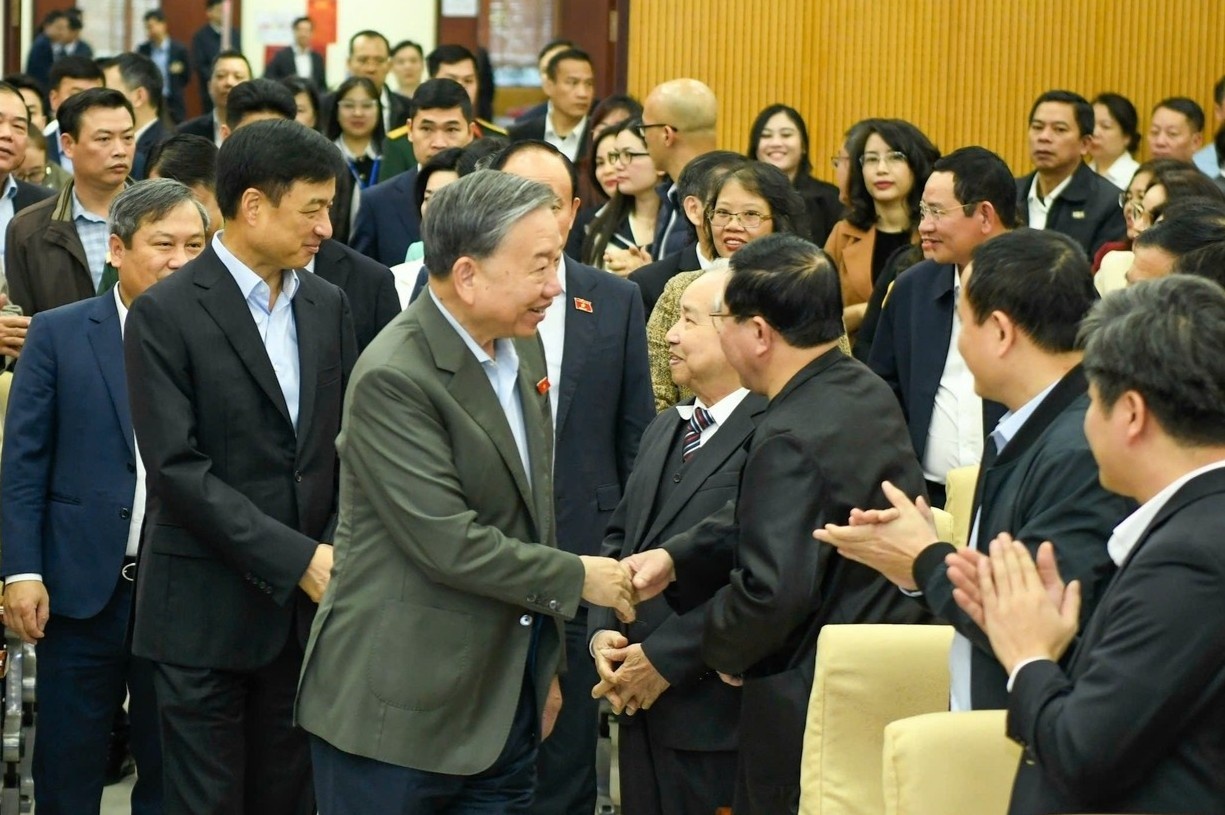 Tong Bi thu To Lam tiep xuc cu tri TP Ha Noi hinh anh