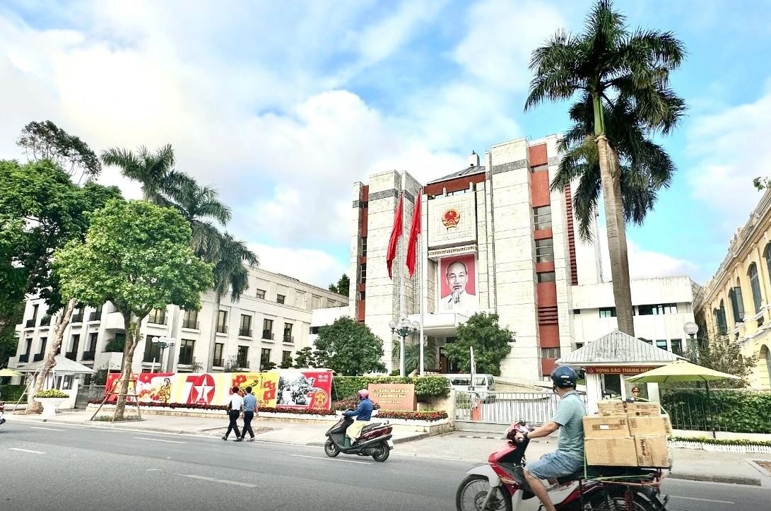 Quy dinh moi ve mua oto tai cac co quan Ha Noi hinh anh