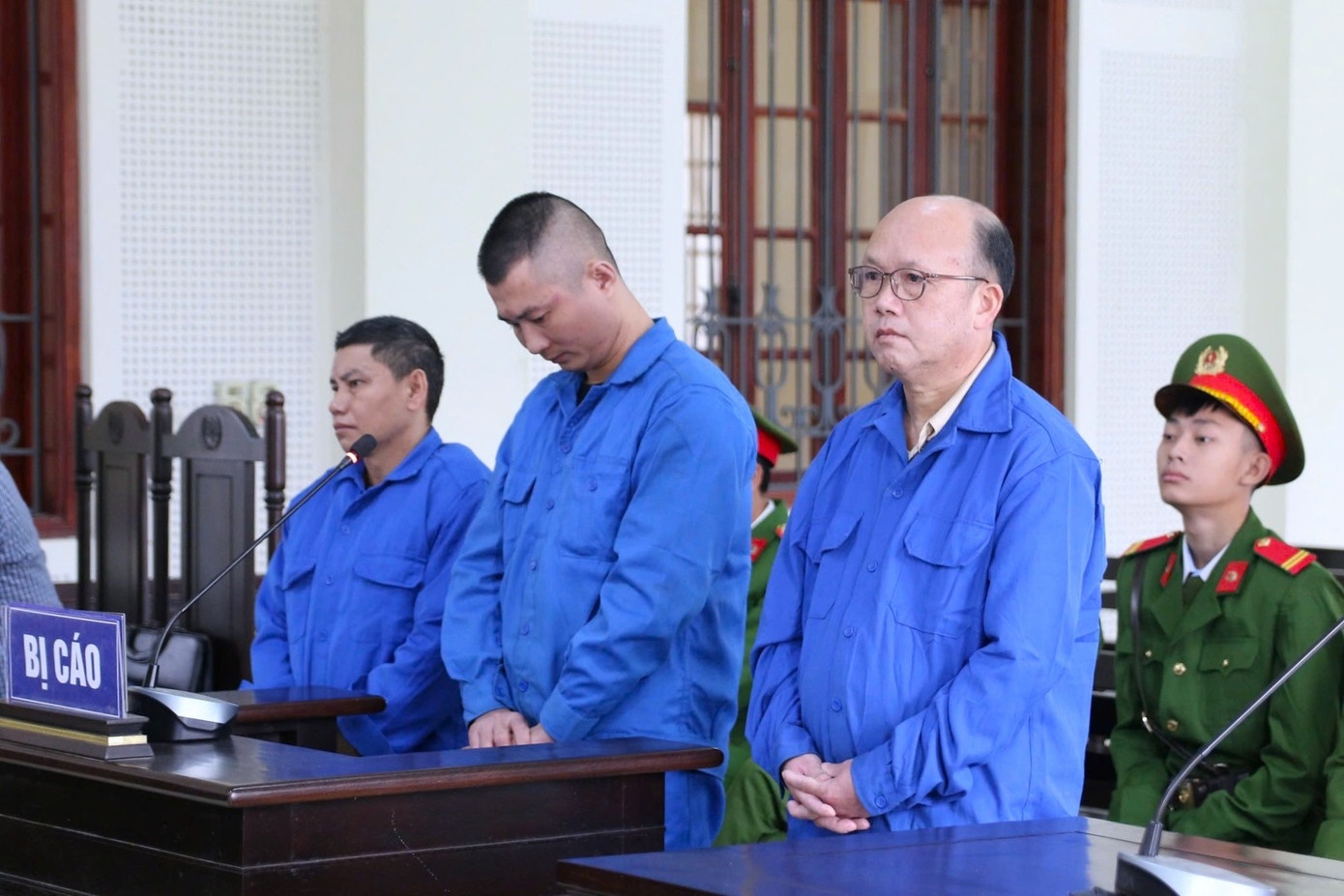 Tu can bo,  phong chong ma tuy anh 2