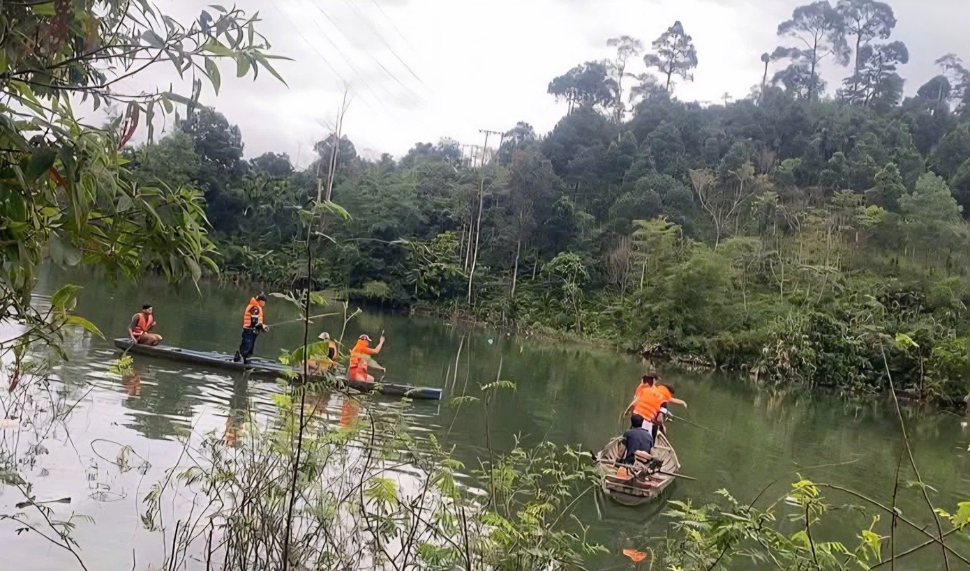 Ghe cho 7 nguoi,  Di lam ray anh 1