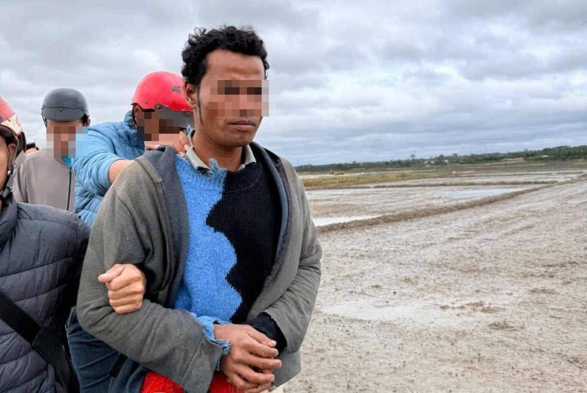 Bat nghi can sat hai em vo roi dim xac xuong ao o Dak Lak hinh anh