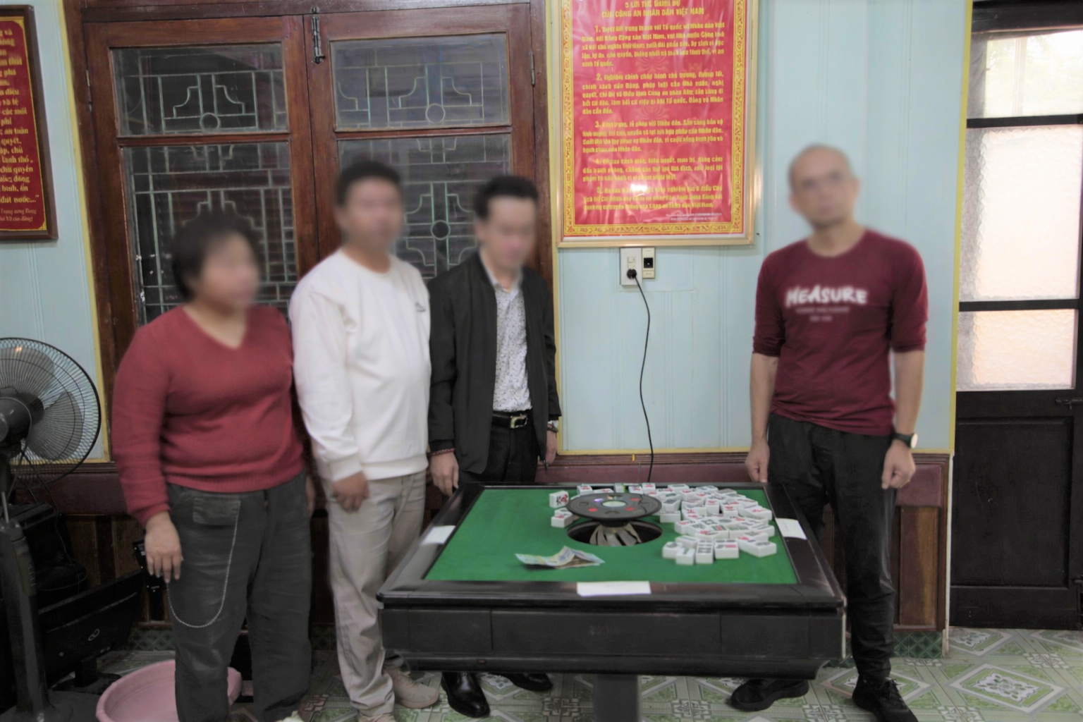 Nguoi nuoc ngoai,  Tu tap danh bac anh 2