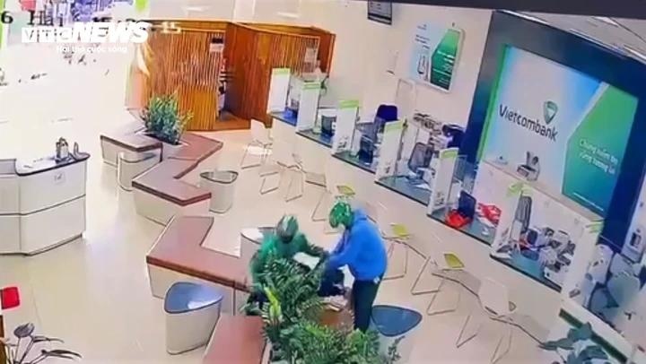 ngan hang Vietcombank,  Giam doc Vietcombank,  Chu tich Vietcombank,  nhan vien Vietcombank,  Tru so Vietcombank,  Chi nhanh Vietcombank anh 2