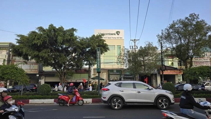 ngan hang Vietcombank,  chu Vietcombank,  Chu tich Vietcombank,  Giam doc Vietcombank anh 2