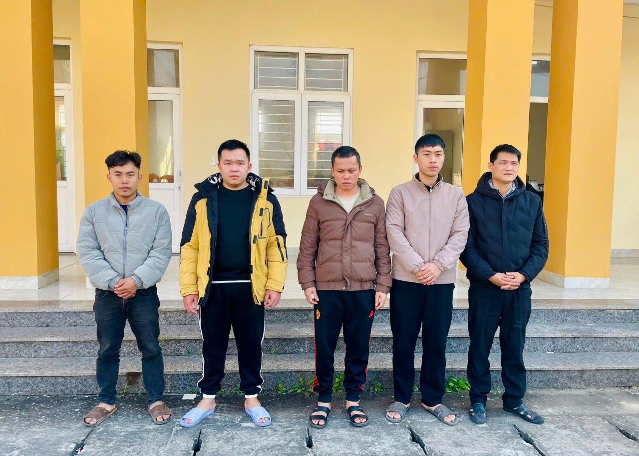 Bat ong trum,  dieu hanh,  duong day lo de,  Lai The Thiet anh 2