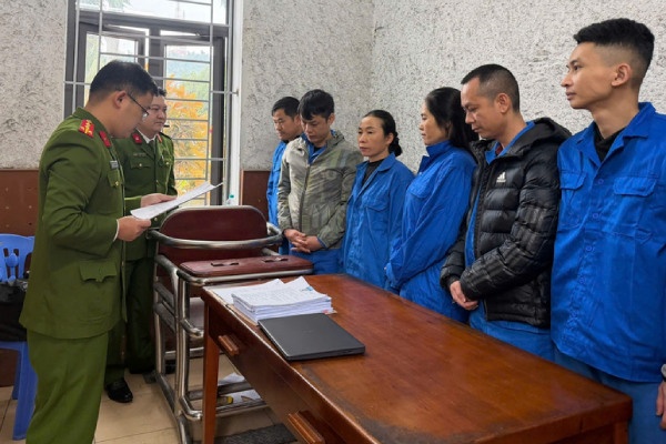 Moi ngay 'nuong' nua ty dong vao danh bac hinh anh