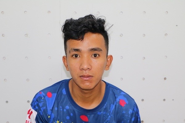 Bat doi tuong cuop tai san sau khi mua dam hinh anh