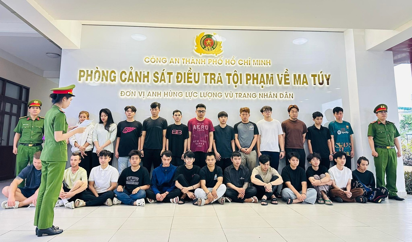 Duong day mua ban ma tuy qua mang, co nguoi nuoc ngoai tham gia hinh anh