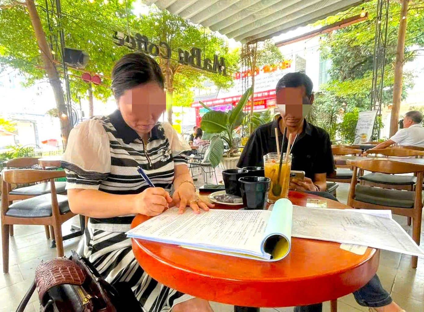 Dieu tra cap vo chong 'dai gia' bat dong san lua dao o Gia Lai hinh anh