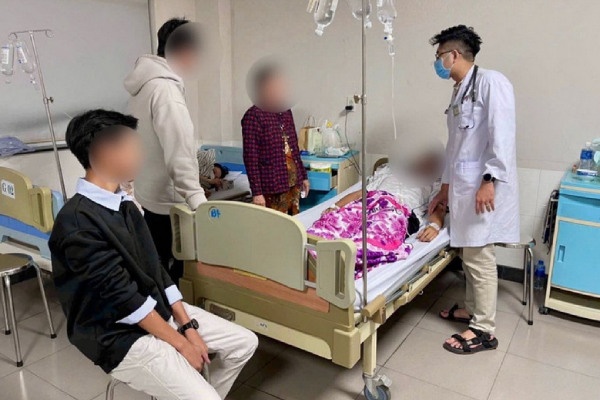 Vu ngo doc do an banh my: Xu phat chu co so ve 7 hanh vi vi pham hinh anh