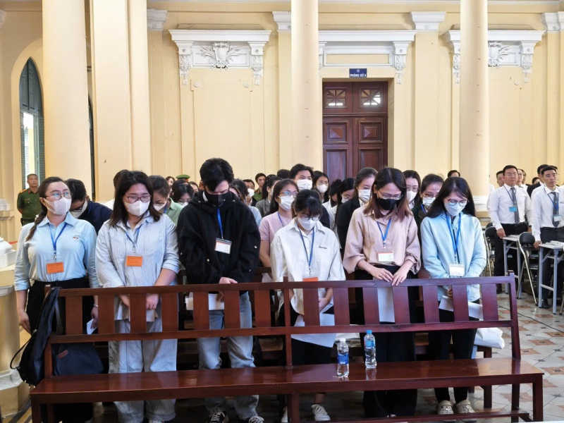 Cuu can bo Van phong Chinh phu bot xen tien 'ngoai giao' doanh nghiep hinh anh