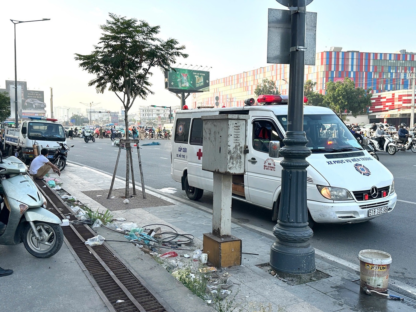 Un tac ket xe TP.HCM anh 1