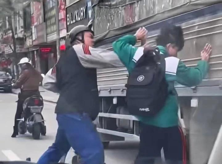 Dam vao dau,  va cham giao thong anh 1